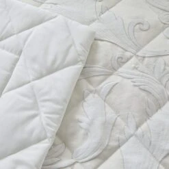 Dorma Acanthus Jacquard Bedspread 8 Dorma Acanthus Jacquard Bedspread -Home Furnishing Store 1000150066 alt02