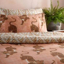 Furn. Tibetan Tiger Duvet Cover And Pillowcase Set -Home Furnishing Store 30724789 alt01