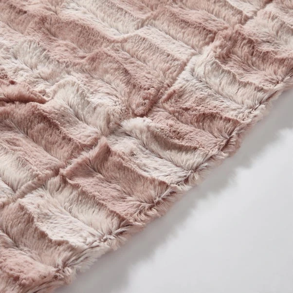 Plush Faux Fur 130cm X 180cm Throw 6 Plush Faux Fur 130cm X 180cm Throw - Image 4