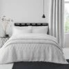 Billie White Bedspread -Home Furnishing Store 30808332