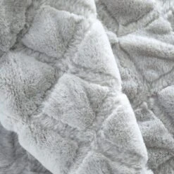 Catherine Lansfield Cosy Diamond 130cm X 170cm Throw 35 Catherine Lansfield Cosy Diamond 130cm X 170cm Throw -Home Furnishing Store 30812045 alt02