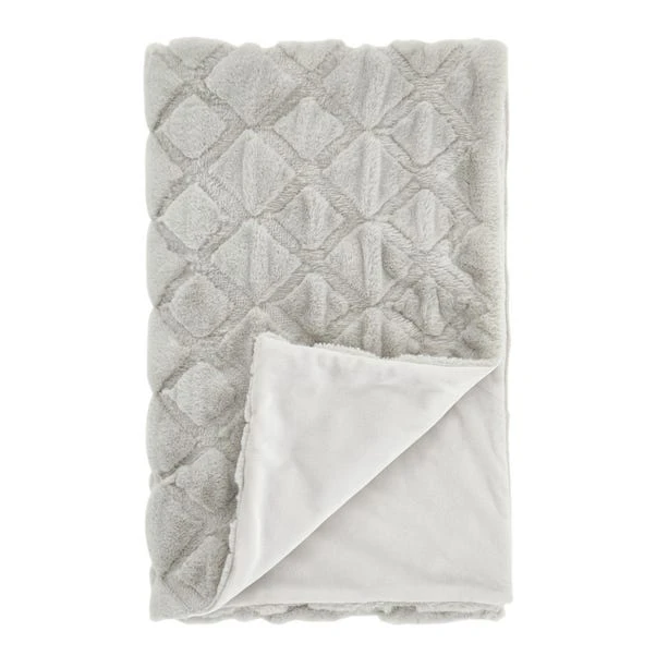 Catherine Lansfield Cosy Diamond 130cm X 170cm Throw 19 Catherine Lansfield Cosy Diamond 130cm X 170cm Throw - Image 17