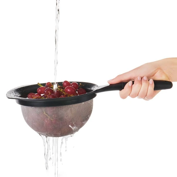 OXO Softworks Strainer Sieve 4 OXO Softworks Strainer Sieve - Image 2