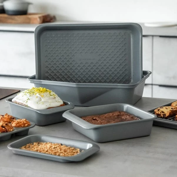 MasterClass Smart Ceramic Non Stick Individual Baking Tray 4 MasterClass Smart Ceramic Non Stick Individual Baking Tray - Image 2