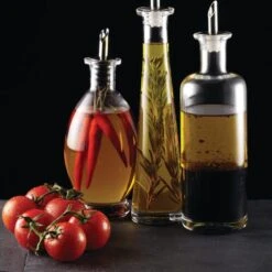 KitchenCraft World Of Flavours Italian Glass Oil Bottle 450ml -Home Furnishing Store 30851664 alt02
