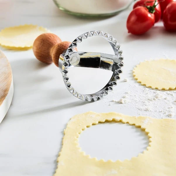 World Gourmet Round Pasta Cutter Stamp 4 World Gourmet Round Pasta Cutter Stamp - Image 2