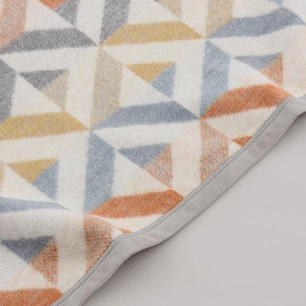 Supersoft Geo Diamonds Throw 11 Supersoft Geo Diamonds Throw - Image 9