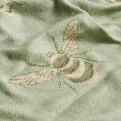Bee Jacquard Woven Throw 155x170 11 Bee Jacquard Woven Throw 155x170 -Home Furnishing Store 30885996 alt02