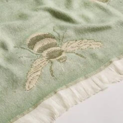 Bee Jacquard Woven Throw 155x170 12 Bee Jacquard Woven Throw 155x170 -Home Furnishing Store 30885996 alt03