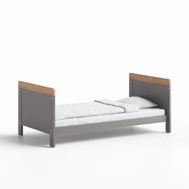 Little Acorns Classic Oak Effect Cot Bed 12 Little Acorns Classic Oak Effect Cot Bed - Image 10