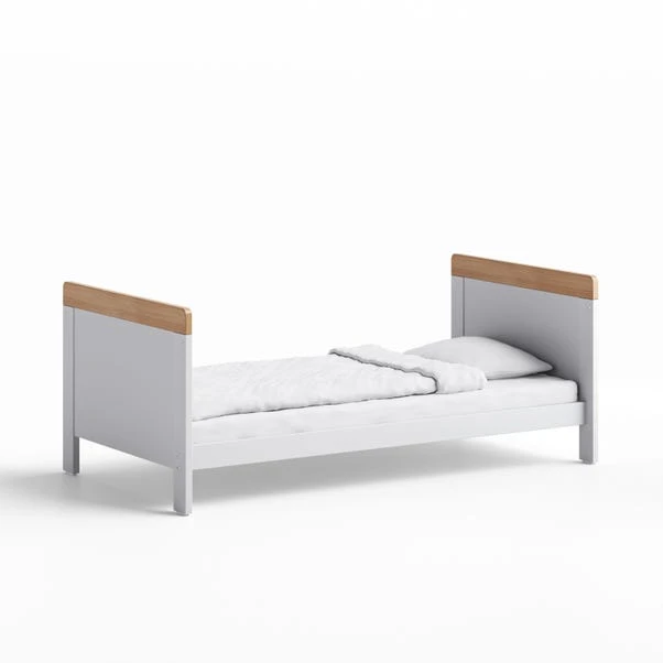 Little Acorns Classic Oak Effect Cot Bed 6 Little Acorns Classic Oak Effect Cot Bed - Image 4