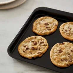 Heavy Gauge Non-Stick Baking Tray, 37cm 6 Heavy Gauge Non-Stick Baking Tray, 37cm -Home Furnishing Store 30892507 alt01