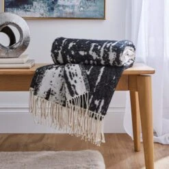 Abstract Luxe Throw 130x180cm 17 Abstract Luxe Throw 130x180cm -Home Furnishing Store 30898327