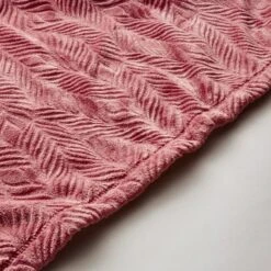 Leila Leaf Fleece Throw 130x170cm 26 Leila Leaf Fleece Throw 130x170cm -Home Furnishing Store 30898345 alt04