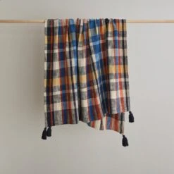 Check Woven Throw 130cm X 180cm 8 Check Woven Throw 130cm X 180cm -Home Furnishing Store 30898357 alt01