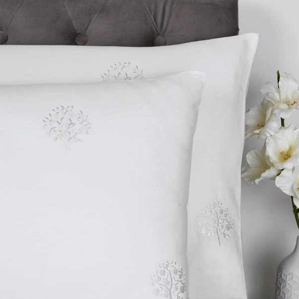 Appletree Boutique Embroidered Tree 200 Thread Count Cotton Duvet Cover And Pillowcase Set 4 Appletree Boutique Embroidered Tree 200 Thread Count Cotton Duvet Cover And Pillowcase Set - Image 2