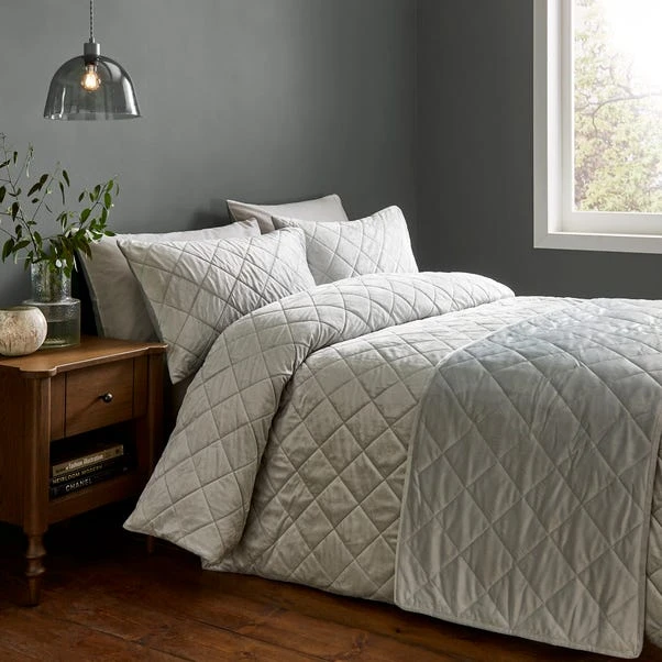 Castleton Duvet Cover And Pillowcase Set 8 Castleton Duvet Cover And Pillowcase Set - Image 6