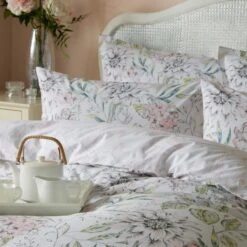 Holly Willoughby Floral Sketch 100% Cotton Duvet Cover And Pillowcase Set -Home Furnishing Store 30938992 alt01