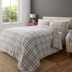 Catherine Lansfield Kelso Patchwork Duvet Cover And Pillowcase Set -Home Furnishing Store 30942918 alt02