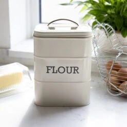 Kitchen Craft KitchenCraft Airtight Metal Flour Storage Container
