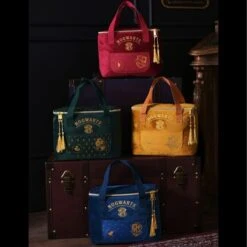 Harry Potter Alumni Gryffindor Lunch Bag 9 Harry Potter Alumni Gryffindor Lunch Bag -Home Furnishing Store 30963308 alt03